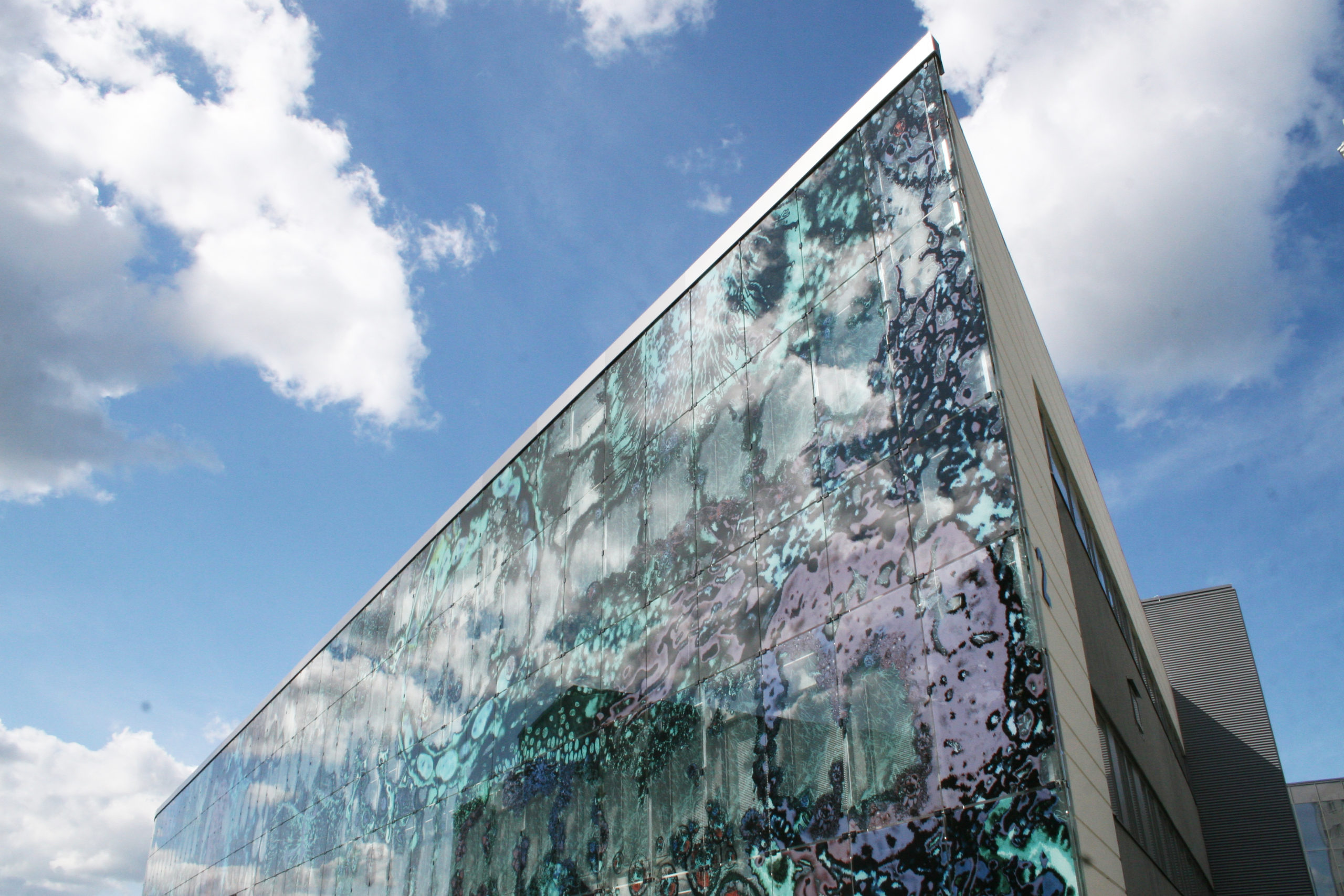 Kaari Hospital Kuopio - the outer façade is the printed glass sheet; the inner façade is normal concrete with conventional windows. Photo ©GlastonCorp